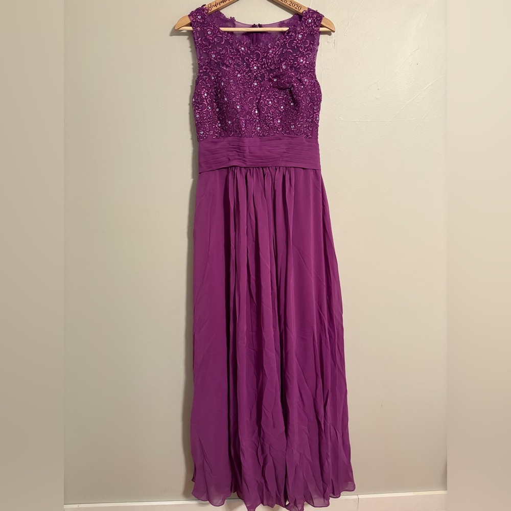 Elegant Purple Sleeveless Gown